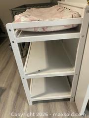 MaxSold Auction: Change table  - Clarington (Ontario, Canada) SELLER MANAGED Moving Online Auction - Cornish Drive