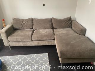 MaxSold Auction: couch  - Clarington (Ontario, Canada) SELLER MANAGED Moving Online Auction - Cornish Drive
