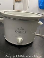 MaxSold Auction: instant pot and crock pot  - Clarington (Ontario, Canada) SELLER MANAGED Moving Online Auction - Cornish Drive