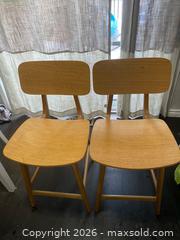 MaxSold Auction: kitchen chairs  - Clarington (Ontario, Canada) SELLER MANAGED Moving Online Auction - Cornish Drive