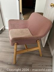 MaxSold Auction: Pink chair  - Clarington (Ontario, Canada) SELLER MANAGED Moving Online Auction - Cornish Drive