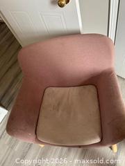 MaxSold Auction: Pink chair  - Clarington (Ontario, Canada) SELLER MANAGED Moving Online Auction - Cornish Drive