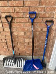 MaxSold Auction: Shovels  - Clarington (Ontario, Canada) SELLER MANAGED Moving Online Auction - Cornish Drive