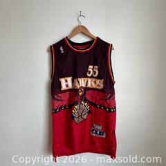 MaxSold Auction: Dikembe Mutombo Hardwood Classics NBA Atlanta Hawks Basketball Jersey #55 - Toronto (Ontario, Canada) SELLER MANAGED Reseller Online Auction -  Crouse Road (STORAGE)