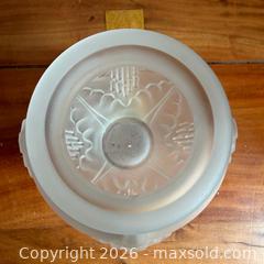 MaxSold Auction: * RARE * 1930s Pierre D’Avesn French Art Deco Satin Clear Incised Calla Lily Vase  - Toronto (Ontario, Canada) SELLER MANAGED Reseller Online Auction -  Crouse Road (STORAGE)