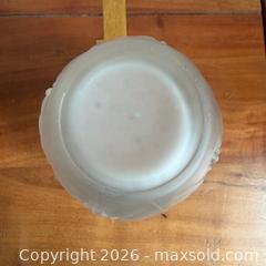 MaxSold Auction: * RARE * 1930s Pierre D’Avesn French Art Deco Satin Clear Incised Calla Lily Vase  - Toronto (Ontario, Canada) SELLER MANAGED Reseller Online Auction -  Crouse Road (STORAGE)