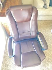 MaxSold Auction: Desk swivel chair - Erie (Colorado, USA) SELLER MANAGED Moving Online Auction - Madison Drive