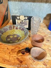 MaxSold Auction: Mixed Home Decor Lot: Ceramic Bowl, Wooden Bowls, Crystal Vase - Erie (Colorado, USA) SELLER MANAGED Moving Online Auction - Madison Drive