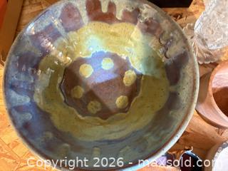 MaxSold Auction: Mixed Home Decor Lot: Ceramic Bowl, Wooden Bowls, Crystal Vase - Erie (Colorado, USA) SELLER MANAGED Moving Online Auction - Madison Drive
