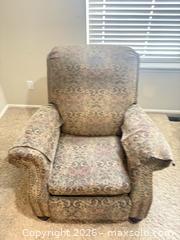 MaxSold Auction: Recliner - Erie (Colorado, USA) SELLER MANAGED Moving Online Auction - Madison Drive