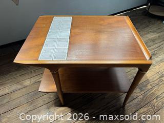 MaxSold Auction: Lane Cosmopolitan End Table  - Stoughton (Massachusetts, USA) SELLER MANAGED Reseller Online Auction - West Street