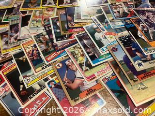 MaxSold Auction: Vintage Baseball Cards MLB Stars Lot  - Stoughton (Massachusetts, USA) SELLER MANAGED Reseller Online Auction - West Street