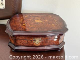 MaxSold Auction: Vintage Dark Brown Violin Burl Wood Inlay Lacquer Jewelry Box w/ Mirror - Daly City (California, USA) SELLER MANAGED Estate Sale Online Auction - Lake Vista Avenue