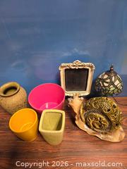 MaxSold Auction: Home Decor Lot with Tiffany-Style Lamp, Ceramic Snail - Calgary (Alberta, Canada) SELLER MANAGED Estate Sale Online Auction - 59 Avenue South East