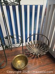 MaxSold Auction: Lot of Garden- Planters,pot,fence - Calgary (Alberta, Canada) SELLER MANAGED Estate Sale Online Auction - 59 Avenue South East