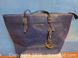 MaxSold Auction: Michael Kors Large Navy Saffiano Leather Tote - Calgary (Alberta, Canada) SELLER MANAGED Estate Sale Online Auction - 59 Avenue South East
