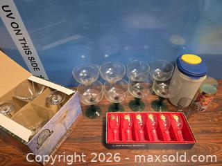 MaxSold Auction: Miscellaneous Kitchen Glassware Lot  - Calgary (Alberta, Canada) SELLER MANAGED Estate Sale Online Auction - 59 Avenue South East