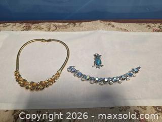 MaxSold Auction: Vintage 50s-80s Pendant, Bracelet, Necklace - Calgary (Alberta, Canada) SELLER MANAGED Estate Sale Online Auction - 59 Avenue South East