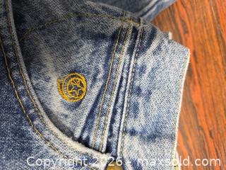 MaxSold Auction: Wrangler Light Blue Straight Denim Jeans - Calgary (Alberta, Canada) SELLER MANAGED Estate Sale Online Auction - 59 Avenue South East