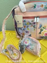 MaxSold Auction: Anuschka Pink Multicolor Floral Medium Handbag Crossbody - Las Vegas (Nevada, USA) PARTNER MANAGED Estate Sale Online Auction - Argent Star Court
