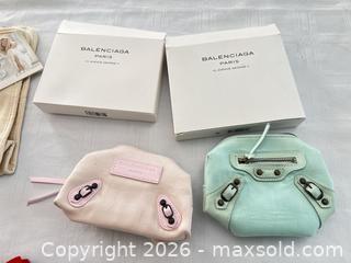 MaxSold Auction: Assorted Designer Coin Pouches, Keychains & Wallets - Las Vegas (Nevada, USA) PARTNER MANAGED Estate Sale Online Auction - Argent Star Court