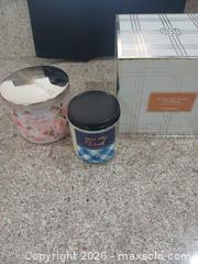 MaxSold Auction: Bath & Body Works & HomeWorx 3-Piece Scented Candle Set - Las Vegas (Nevada, USA) PARTNER MANAGED Estate Sale Online Auction - Argent Star Court