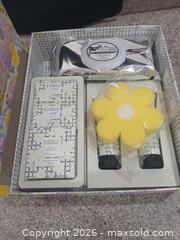 MaxSold Auction: Beekman 1802 Gift Set — Gardenia & Unscented Goat Milk - Las Vegas (Nevada, USA) PARTNER MANAGED Estate Sale Online Auction - Argent Star Court