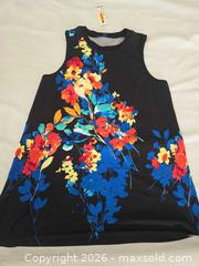 MaxSold Auction: Bundle: Women's Size M Multicolor Floral Hoodie, Tank Top & Dress - Las Vegas (Nevada, USA) PARTNER MANAGED Estate Sale Online Auction - Argent Star Court
