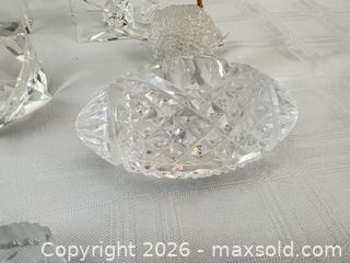 MaxSold Auction: Clear Crystal Figurines Lot (6–10 Pieces) - Las Vegas (Nevada, USA) PARTNER MANAGED Estate Sale Online Auction - Argent Star Court