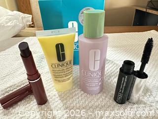 MaxSold Auction: Clinique Skincare & Makeup Gift Set (Moisturizer, Exfoliant, Mascara, Lip) - Las Vegas (Nevada, USA) PARTNER MANAGED Estate Sale Online Auction - Argent Star Court