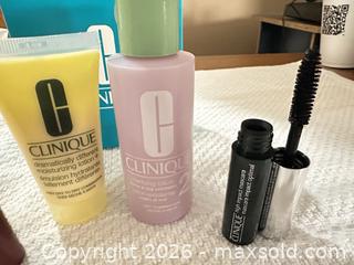 MaxSold Auction: Clinique Skincare & Makeup Gift Set (Moisturizer, Exfoliant, Mascara, Lip) - Las Vegas (Nevada, USA) PARTNER MANAGED Estate Sale Online Auction - Argent Star Court