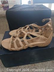 MaxSold Auction: Croft & Barrow Women's Sandals Size 7 Tan - Las Vegas (Nevada, USA) PARTNER MANAGED Estate Sale Online Auction - Argent Star Court