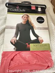 MaxSold Auction: Cuddl Duds Long Sleeve Crew Top, Size M, Coral/Pink - Las Vegas (Nevada, USA) PARTNER MANAGED Estate Sale Online Auction - Argent Star Court