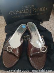 MaxSold Auction: Donald J Pliner Brown Croc-Embossed Leather Slide Mule, Size 7.5 M - Las Vegas (Nevada, USA) PARTNER MANAGED Estate Sale Online Auction - Argent Star Court