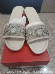 MaxSold Auction: Donald J Pliner Natural Metallic Linen Slide Mule, Size 7.5 - Las Vegas (Nevada, USA) PARTNER MANAGED Estate Sale Online Auction - Argent Star Court