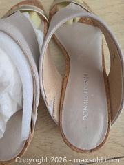 MaxSold Auction: Donald J Pliner Women's Champagne Beige Heels, Size 7.5 M - Las Vegas (Nevada, USA) PARTNER MANAGED Estate Sale Online Auction - Argent Star Court