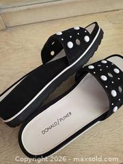 MaxSold Auction: Donald/J Pliner Slides Size 7.5 Black White Beige - Las Vegas (Nevada, USA) PARTNER MANAGED Estate Sale Online Auction - Argent Star Court