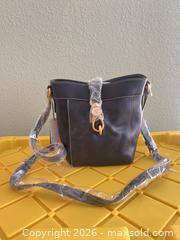 MaxSold Auction: Dooney & Bourke Black Genuine Leather Crossbody Shoulder Bag - Las Vegas (Nevada, USA) PARTNER MANAGED Estate Sale Online Auction - Argent Star Court