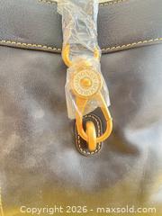 MaxSold Auction: Dooney & Bourke Black Genuine Leather Crossbody Shoulder Bag - Las Vegas (Nevada, USA) PARTNER MANAGED Estate Sale Online Auction - Argent Star Court