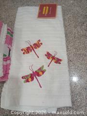 MaxSold Auction: Home Classics Cotton Kitchen Towels & Washcloths, 4-6 Lot - Las Vegas (Nevada, USA) PARTNER MANAGED Estate Sale Online Auction - Argent Star Court