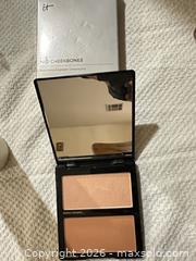 MaxSold Auction: IT Cosmetics Bronzer & Highlighter Duo with Lancôme Makeup Brush - Las Vegas (Nevada, USA) PARTNER MANAGED Estate Sale Online Auction - Argent Star Court