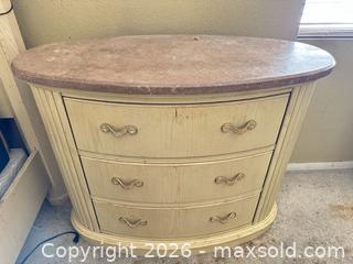 MaxSold Auction: King Four-Poster Canopy Bed Set with Marble-Top Nightstands - Las Vegas (Nevada, USA) PARTNER MANAGED Estate Sale Online Auction - Argent Star Court