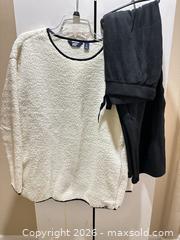 MaxSold Auction: Lands' End Women's Loungewear Set, M (10-12), White & Black - Las Vegas (Nevada, USA) PARTNER MANAGED Estate Sale Online Auction - Argent Star Court
