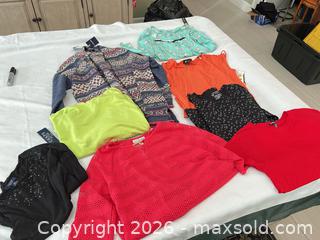 MaxSold Auction: Lot of 8 Women's Size S Tops - Mixed Brands & Colors - Las Vegas (Nevada, USA) PARTNER MANAGED Estate Sale Online Auction - Argent Star Court