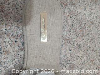 MaxSold Auction: Louise et Cie Beige & Pink Fabric Slide Sandals, US 7 - Las Vegas (Nevada, USA) PARTNER MANAGED Estate Sale Online Auction - Argent Star Court