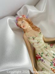 MaxSold Auction: Melissa Cream Porcelain Floral Figurine, 22 cm - Las Vegas (Nevada, USA) PARTNER MANAGED Estate Sale Online Auction - Argent Star Court