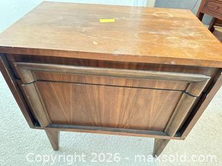 MaxSold Auction: Mid-Century Modern Solid Wood Nightstand / End Table - Las Vegas (Nevada, USA) PARTNER MANAGED Estate Sale Online Auction - Argent Star Court