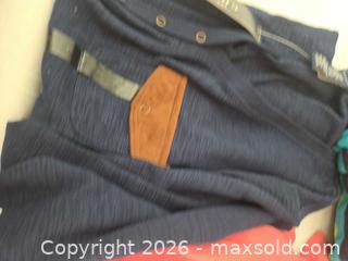 MaxSold Auction: Mixed Lot Women's Clothing Size Large (L) - Las Vegas (Nevada, USA) PARTNER MANAGED Estate Sale Online Auction - Argent Star Court