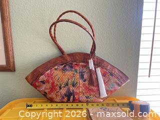 MaxSold Auction: Patricia Nash Leather Handbag, Multi-Color Floral Print - Las Vegas (Nevada, USA) PARTNER MANAGED Estate Sale Online Auction - Argent Star Court