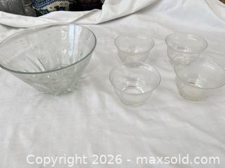 MaxSold Auction: Princess House Clear Glass Bowl Set — 1 Large + 4 Small - Las Vegas (Nevada, USA) PARTNER MANAGED Estate Sale Online Auction - Argent Star Court